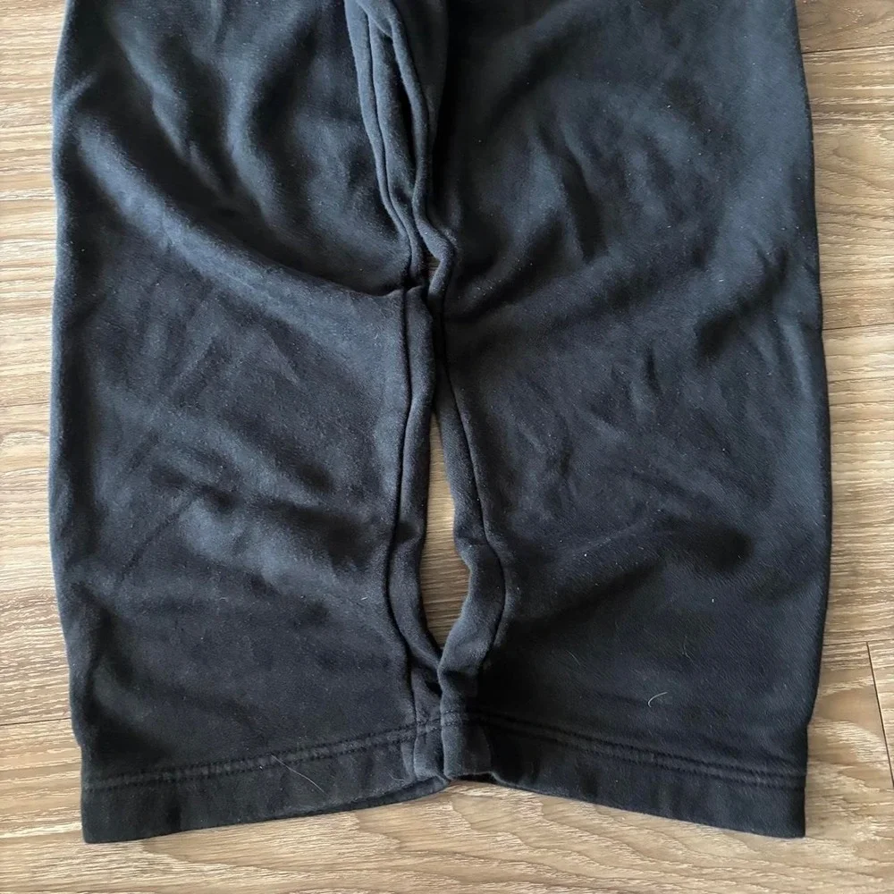 Vintage Y2K/2000s Black Nike Streetwear Essential Sweatpants! Size M